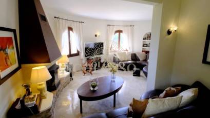 Resale - Villa -
Benissa - Fustera
