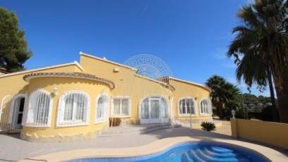 Resale - Villa -
Calpe - Empedrola