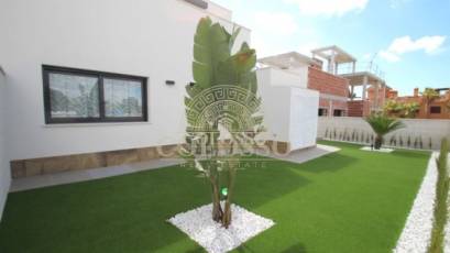 Resale - Villa -
Orihuela Costa - La Zenia