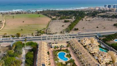Resale - Bungalow -
Torrevieja - Los altos