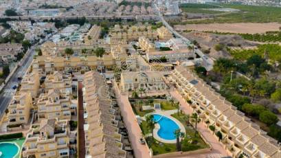 Resale - Bungalow -
Torrevieja - Los altos