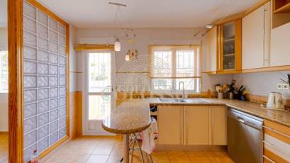Resale - Bungalow -
Torrevieja - Los altos