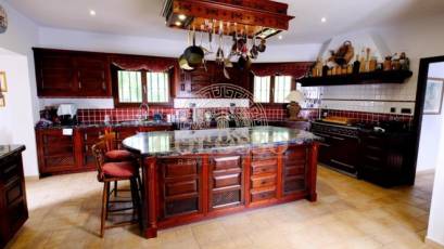 Resale - Villa -
Benissa - Fustera