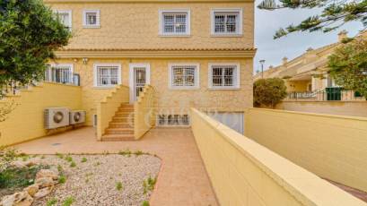 Resale - Bungalow -
Torrevieja - Los altos