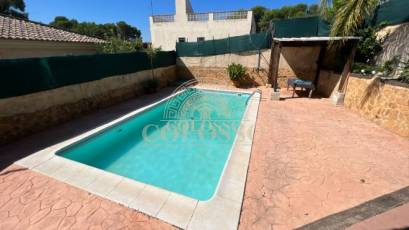 Resale - Chalet -
Godelleta - El bosque