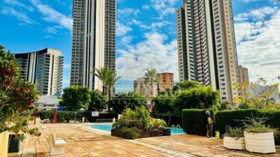 Resale - Piso -
Benidorm - Poniente