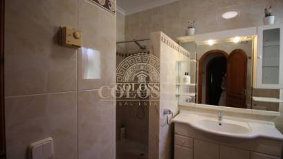 Resale - Villa -
Calpe - Empedrola