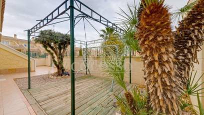 Resale - Bungalow -
Torrevieja - Los altos