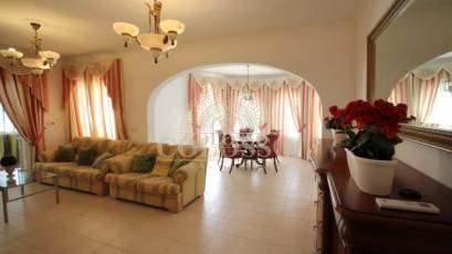 Resale - Villa -
Calpe - Empedrola