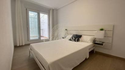 Resale - Piso -
Torrevieja - Paseo maritimo