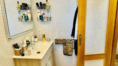 Resale - Piso -
Benidorm - Poniente