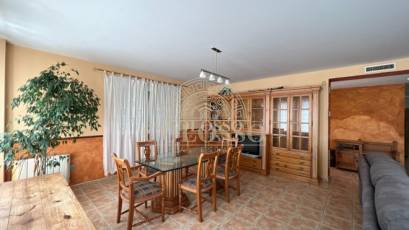 Resale - Chalet -
Godelleta - El bosque