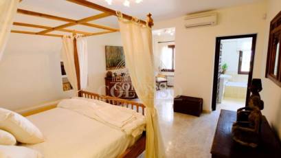 Resale - Villa -
Benissa - Fustera