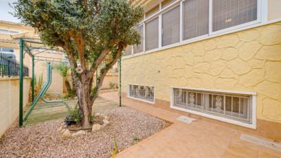 Resale - Bungalow -
Torrevieja - Los altos