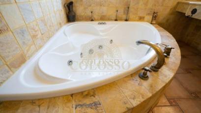 Resale - Inmueble singular -
San Miguel de Salinas - CENTRO