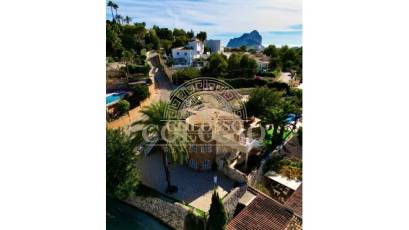 Resale - Villa -
Calpe - Cometa